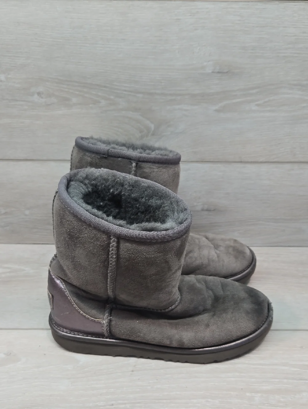 Ugg Australia Kids Big Girl Gray Suede Shearling Lined Short Boots Shoes Sz 3